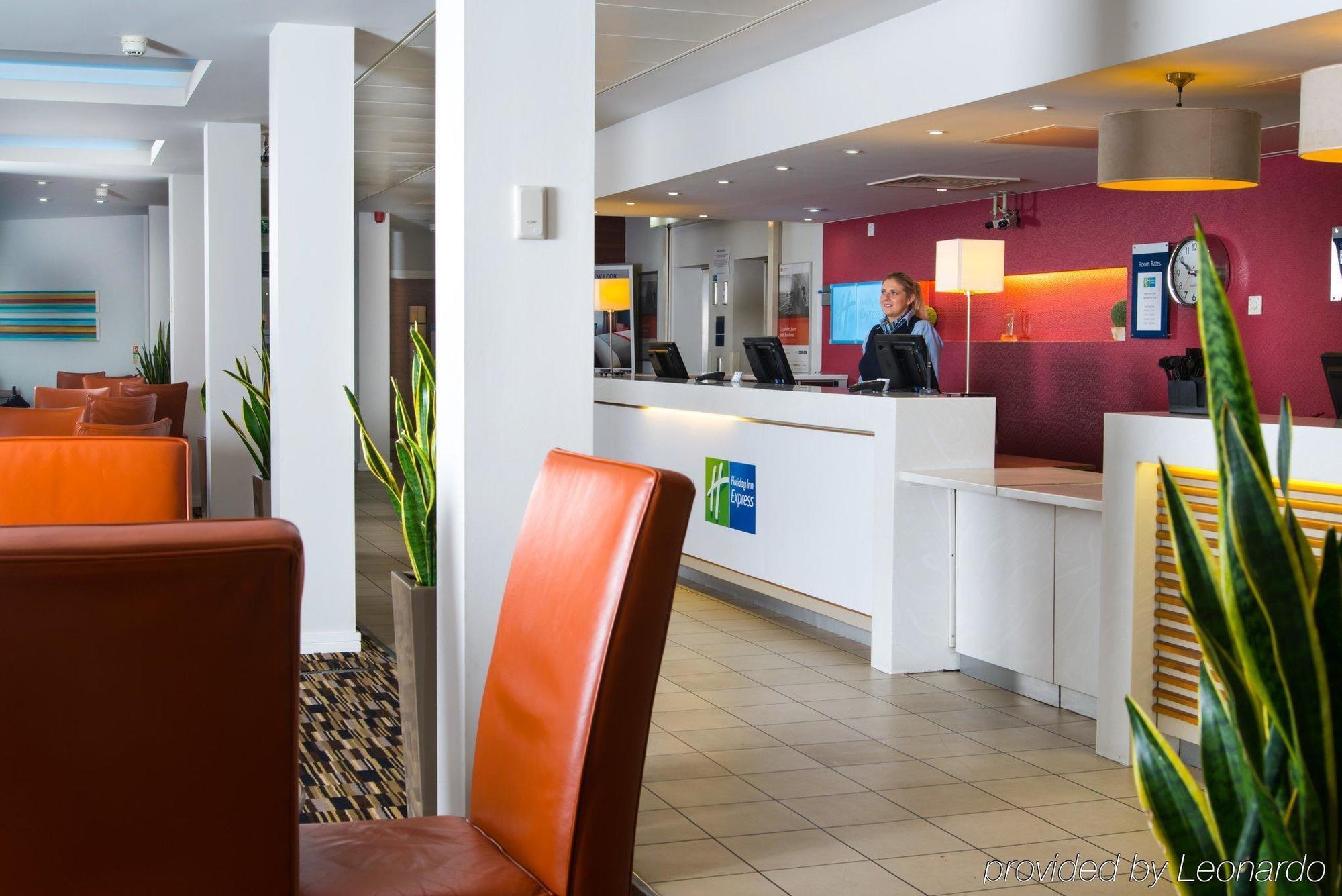 Holiday Inn Express Stevenage, An Ihg Hotel Kültér fotó